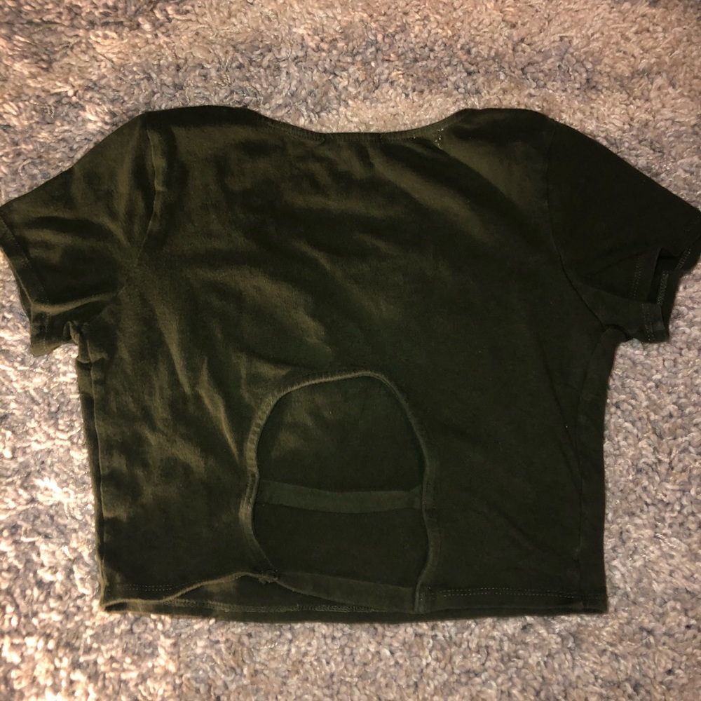 5/$25 FINAL SALE 💵 Green crop top!!💚 - Picture 2 of 4